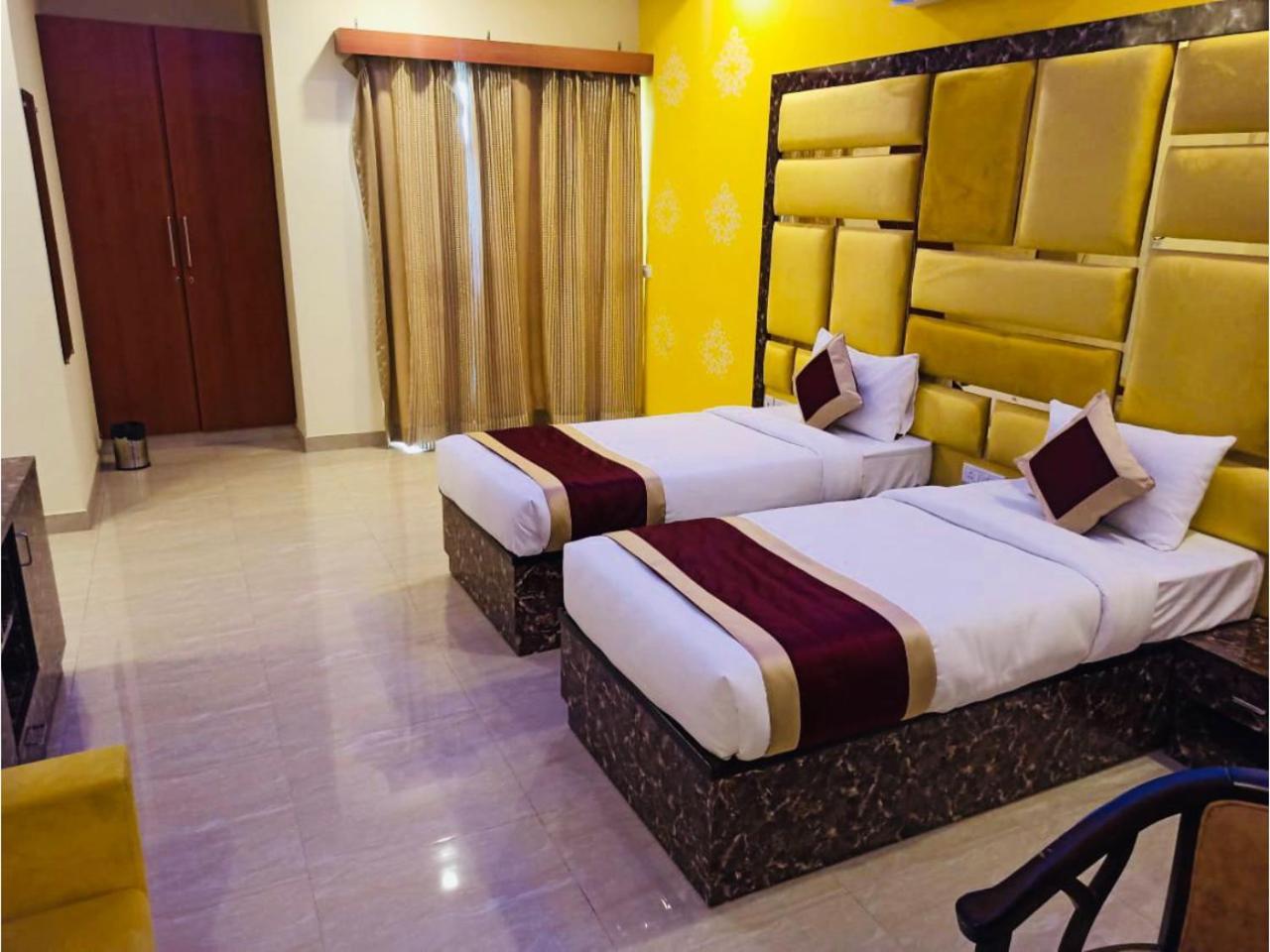 Bed and Breakfast Kusum House Велика Нойда Екстер'єр фото